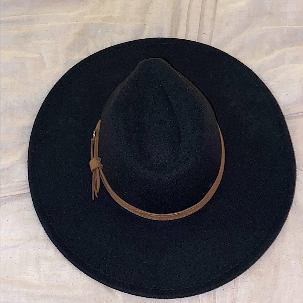 Black felt flat brim hat
